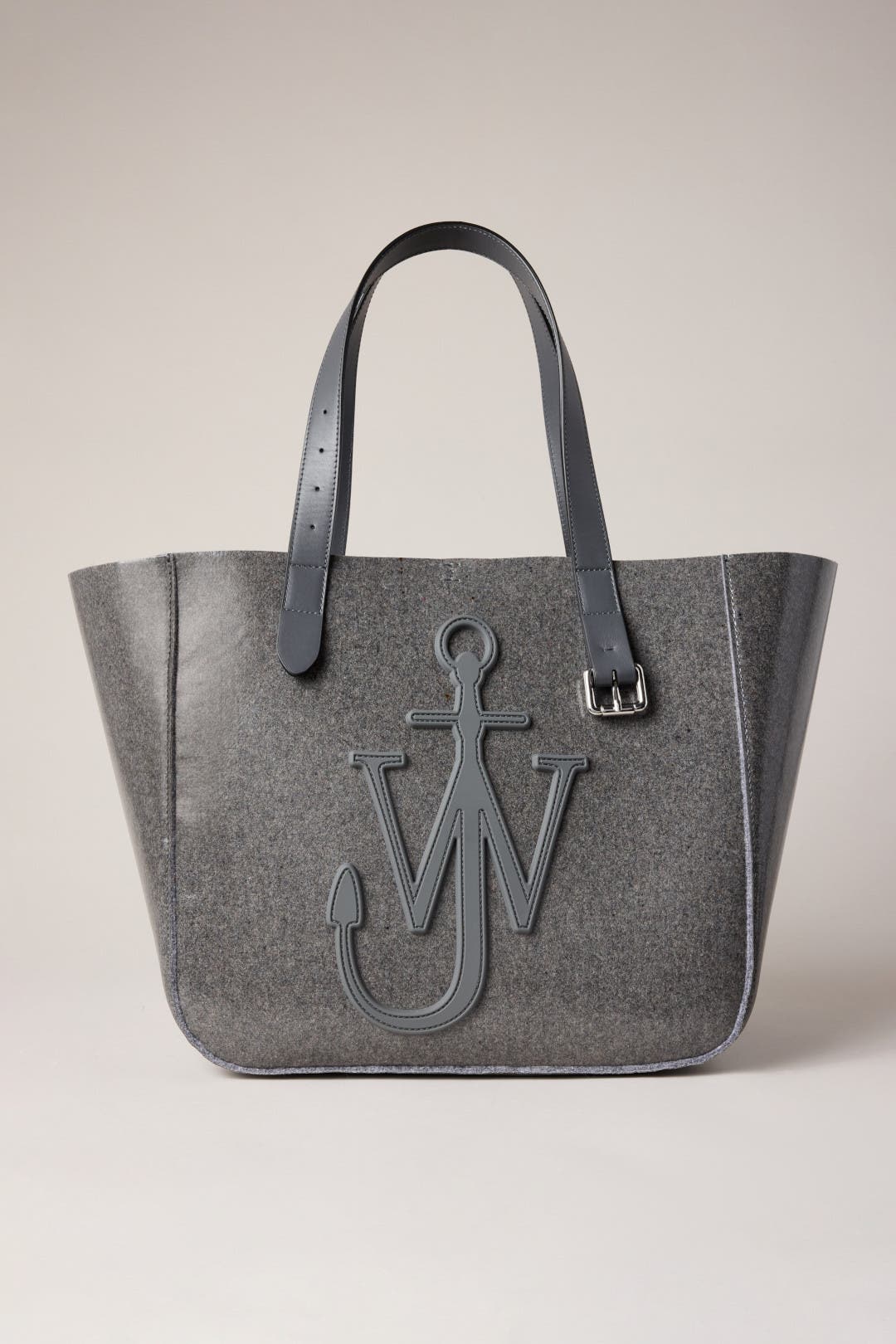 【すぐ届く】JW ANDERSON /Belt Tote バッグ JW ANDERSON(ジェイ ダブリュー アンダーソン)商品ページ - Belt